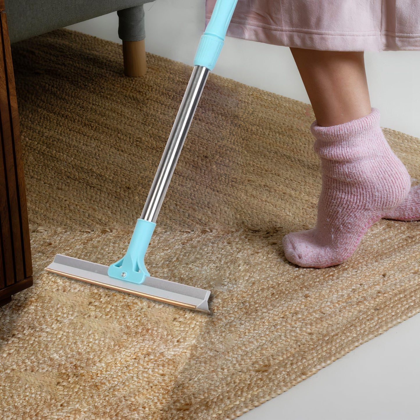 Extendable dog and cat hair removal rake — size reference